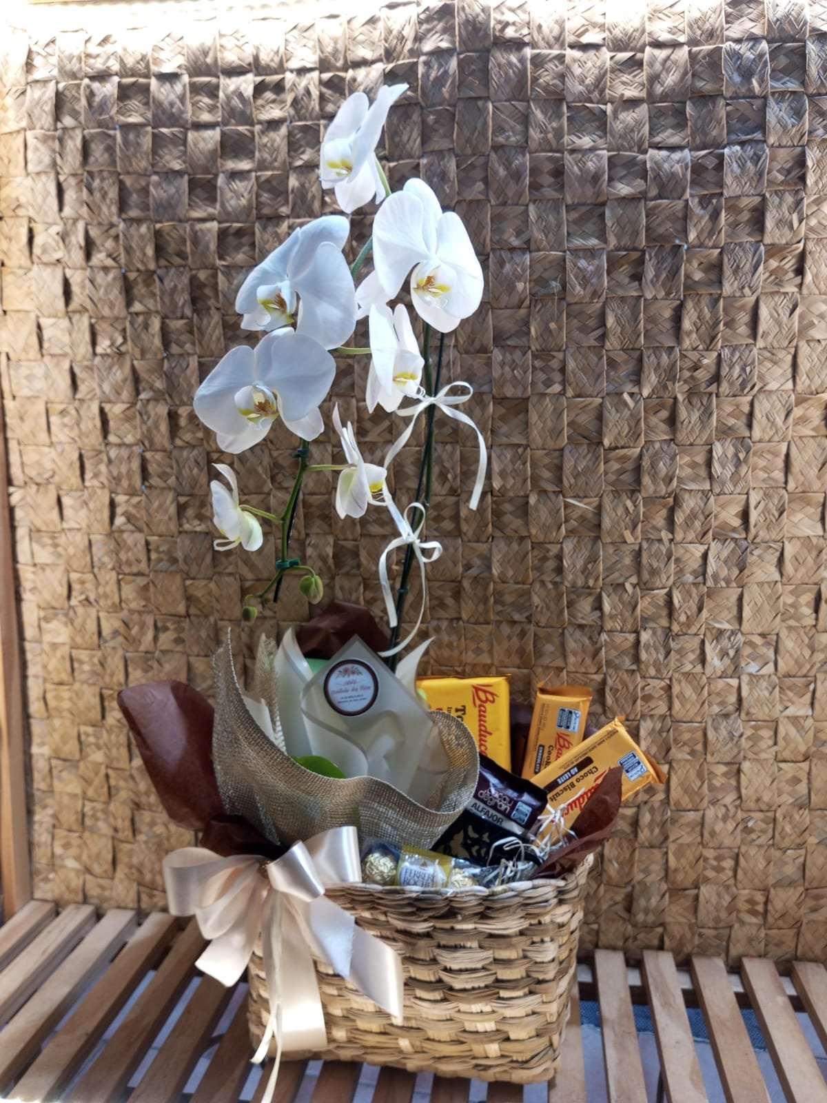 CESTO COM ORQUIDEA
