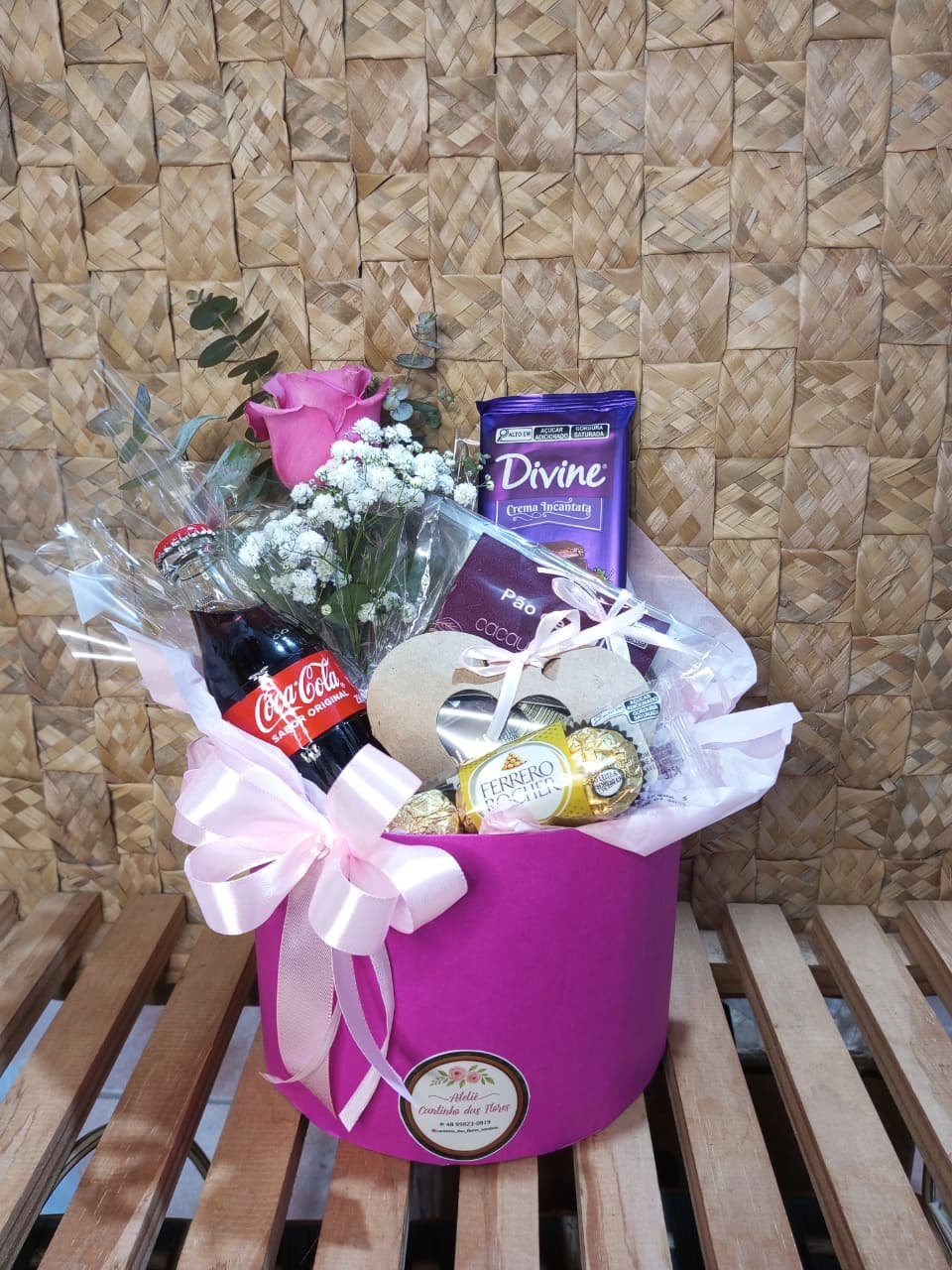 BOX ROSA  COM ARRANJO DE ROSA